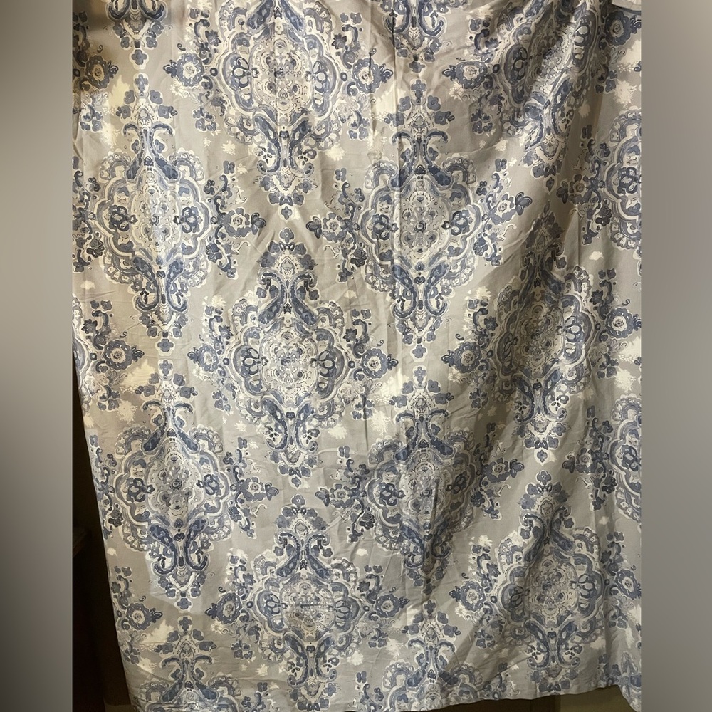 Tavani Blue Floral Antique  Medallion Fabric 72x72 Shower Curtain - Picture 3 of 3